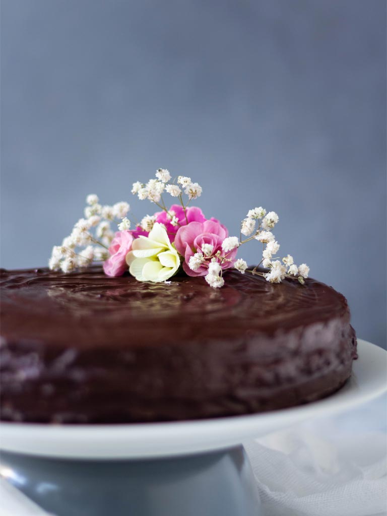 Čokoladna torta s džemom od višnje i Figgyem recept